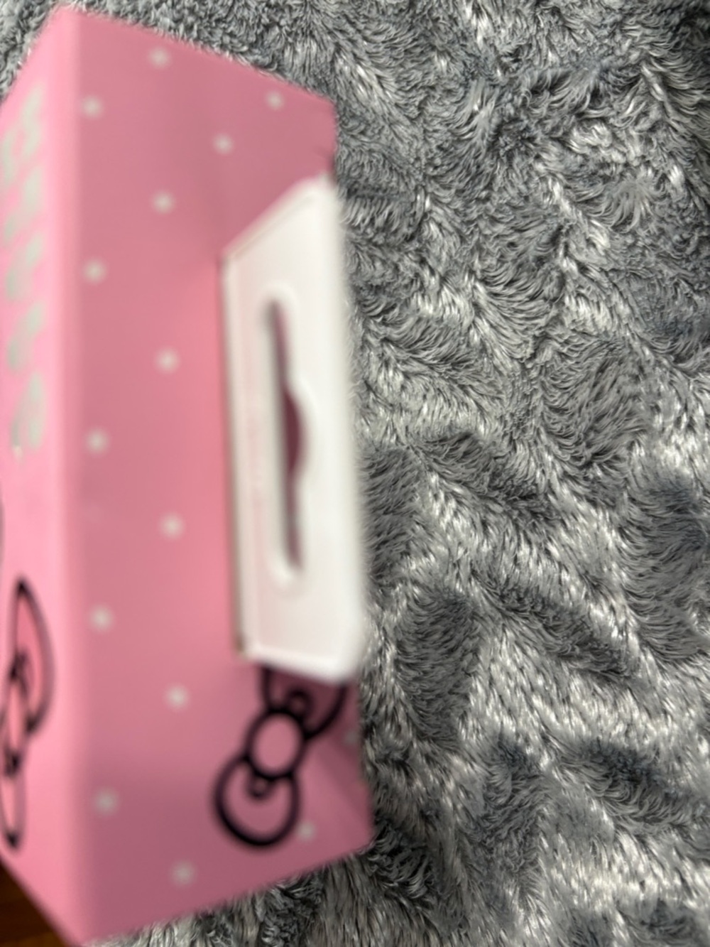 Hello Kitty Earbuds - Picture 7 of 11